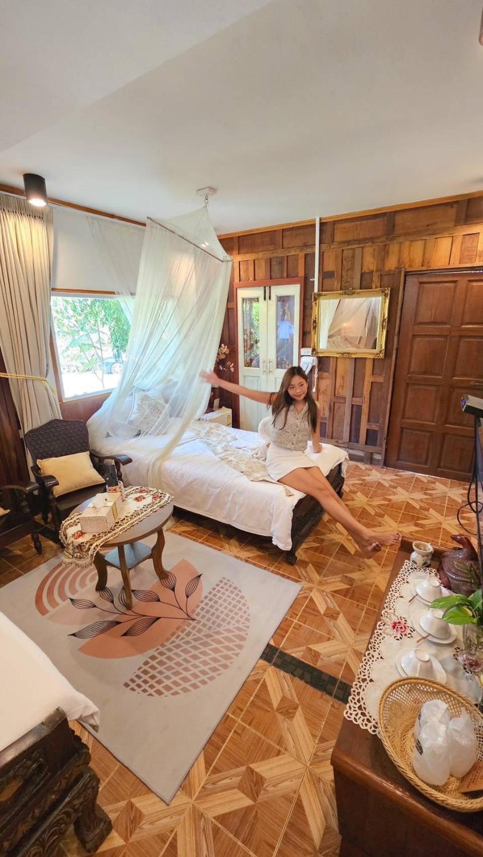 The Antique Riverside Resort Ban Pong  Dış mekan fotoğraf