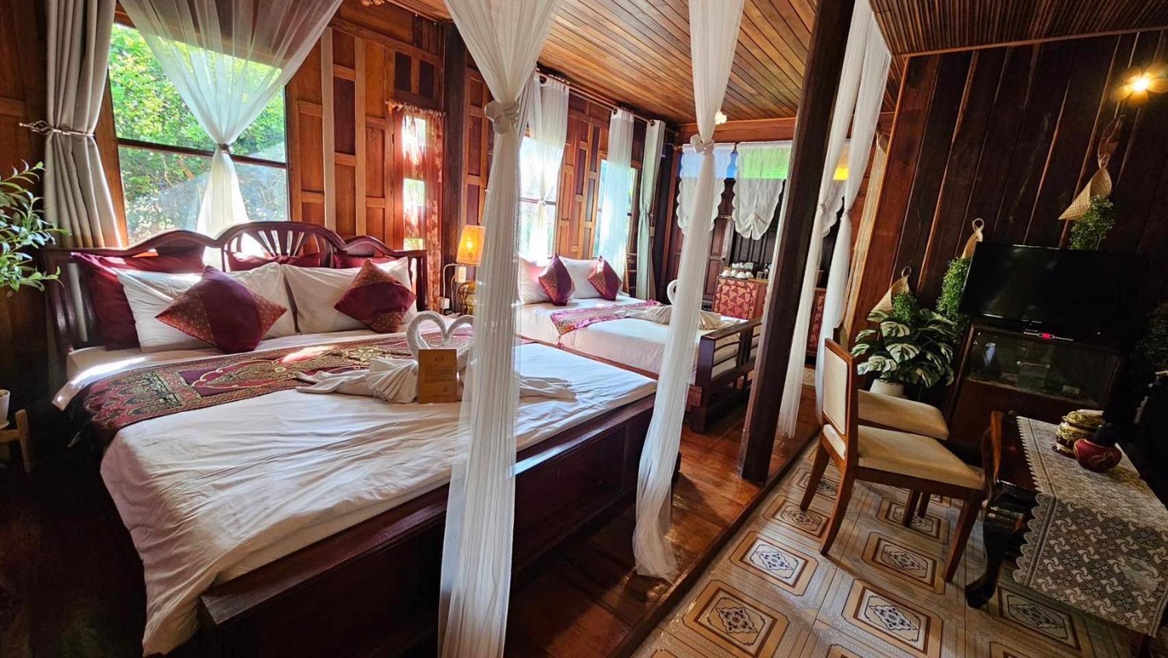 The Antique Riverside Resort Ban Pong  Dış mekan fotoğraf